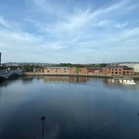 Stunning Views And City Side-Belfast City-2 Bedroom-5 Guests-Wifi & Parking Buitenkant foto